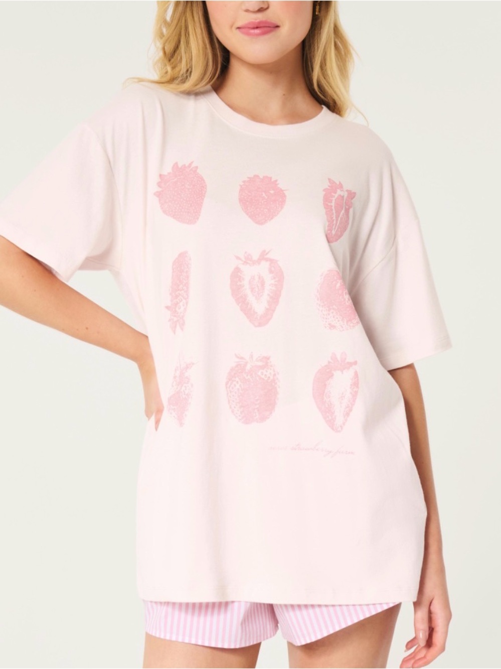 Hollister Oversized Strawberry Graphic Tee Pink NWT Boxy Buttery Soft Summer Tee